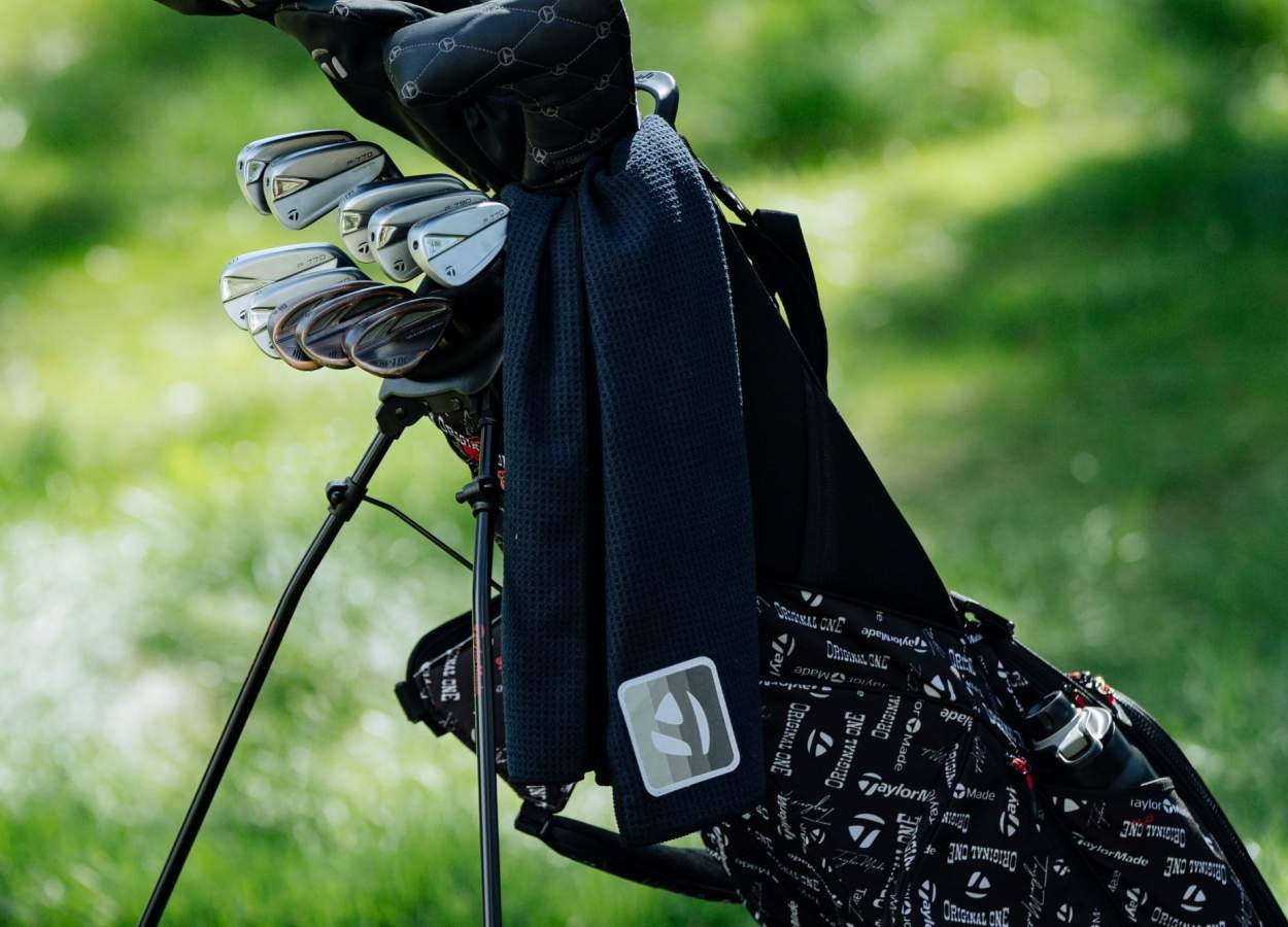 Taylormade Magnet TBug Players Towel